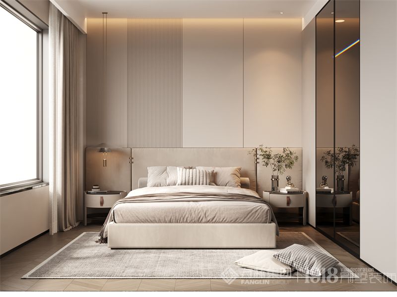 卧室选择大量木材和整理风格相互呼应，而且浅色木制的记忆力让整个空间变得更加温馨，卧室窗可以将室外的光线和美景完全引入到室内